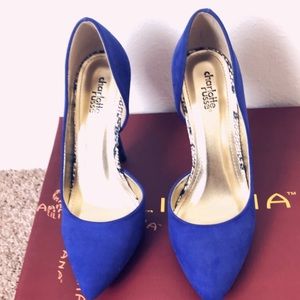 Good as new, and beautiful color for the spring.